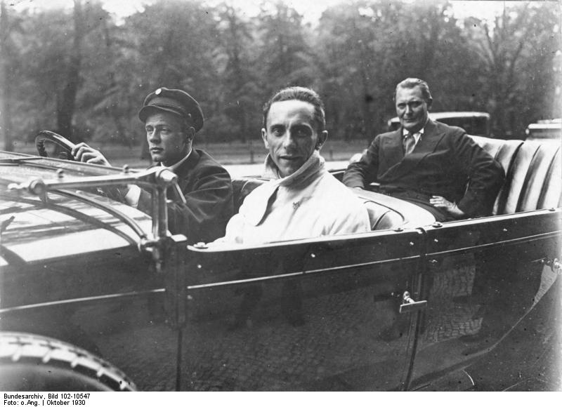 Геббельс и Геринг. 1930