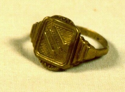 Перстень с символом Железного фронта