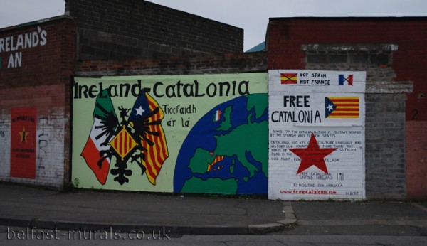 Сепаратисты из разных регионов часто поддерживают друг друга. Это граффити в поддержку каталонских националистов.