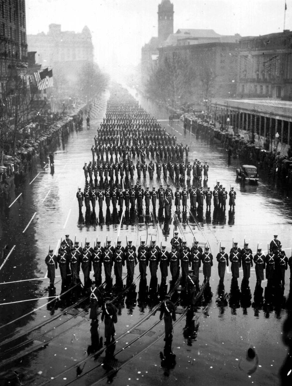 Торжественный парад в честь Рузвельта. (AP Photo).